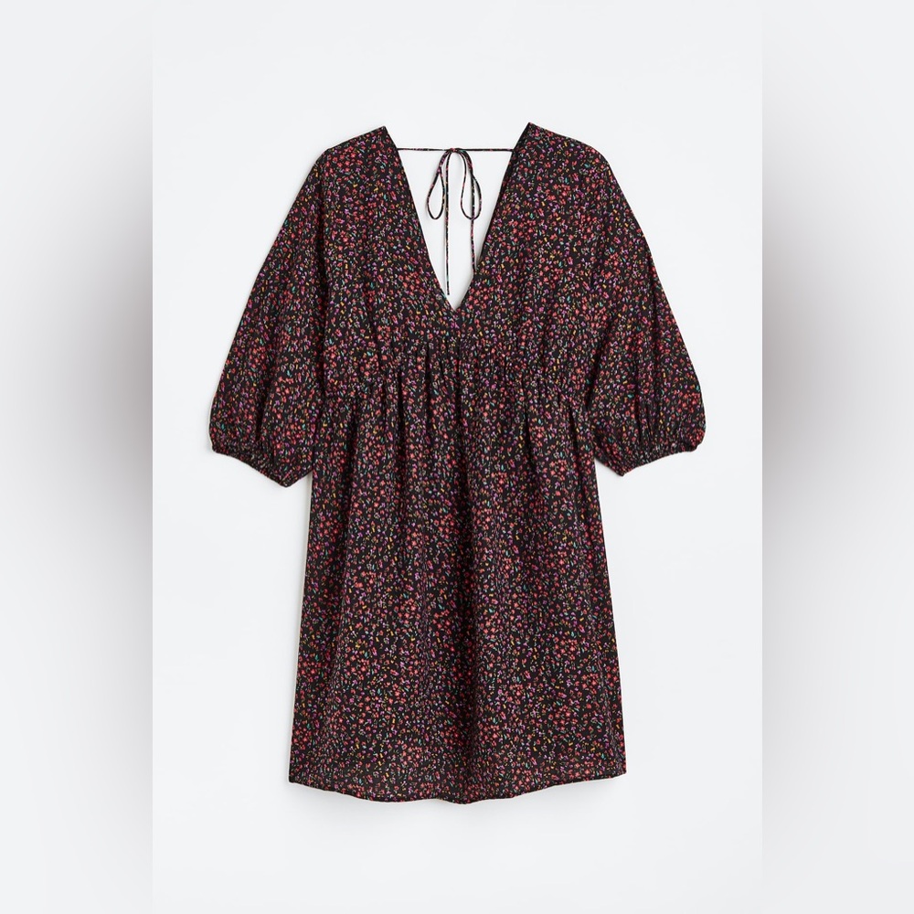 H&M V-Neck Mini Dress, 3/4 Length Sleeve Size Medium